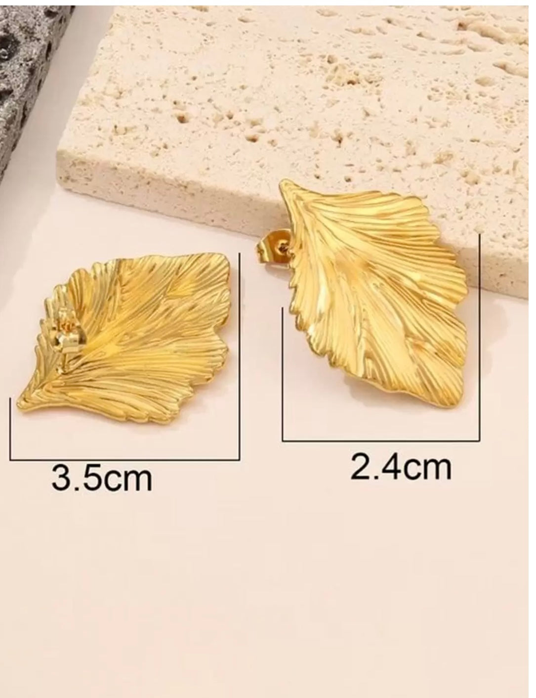 Leaf Stud Earrings – Gold Plated
