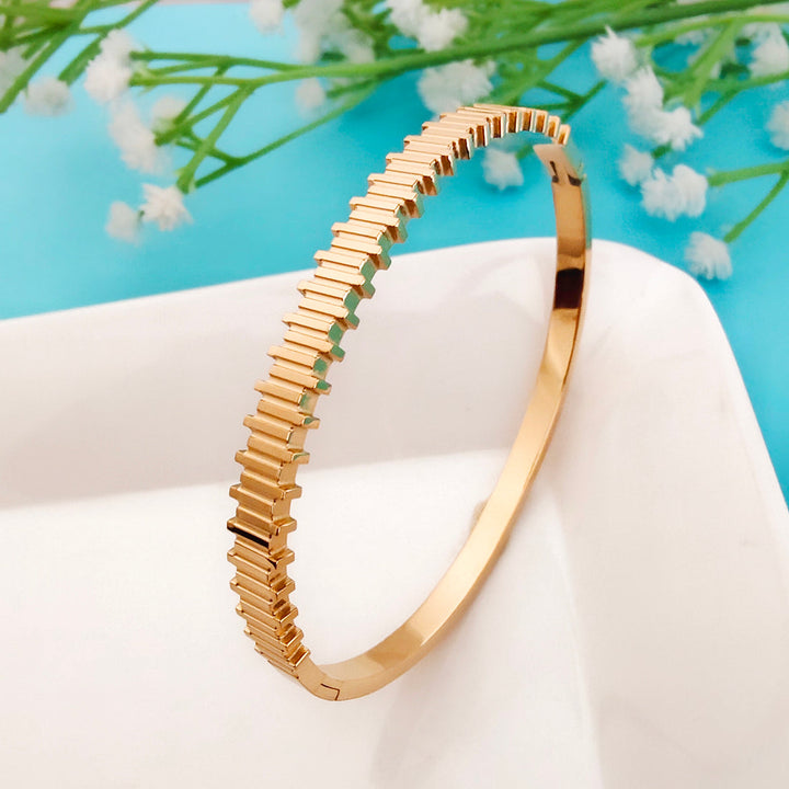 Bold Coils Bangle Bracelet