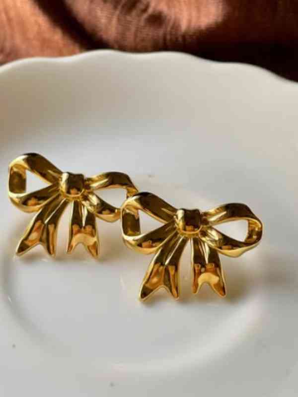 Bow Stud Earrings – Gold Plated