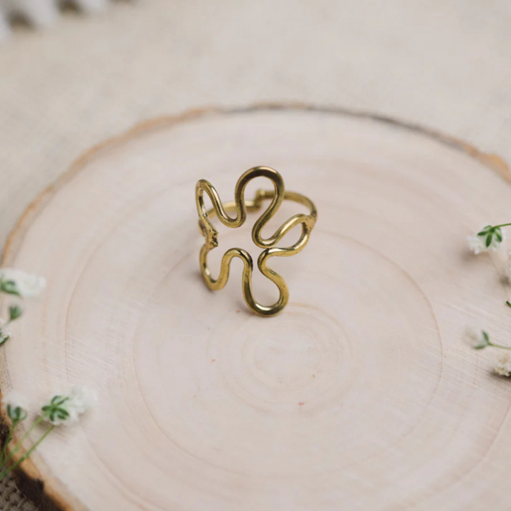 Daisy Flower Ring – Adjustable