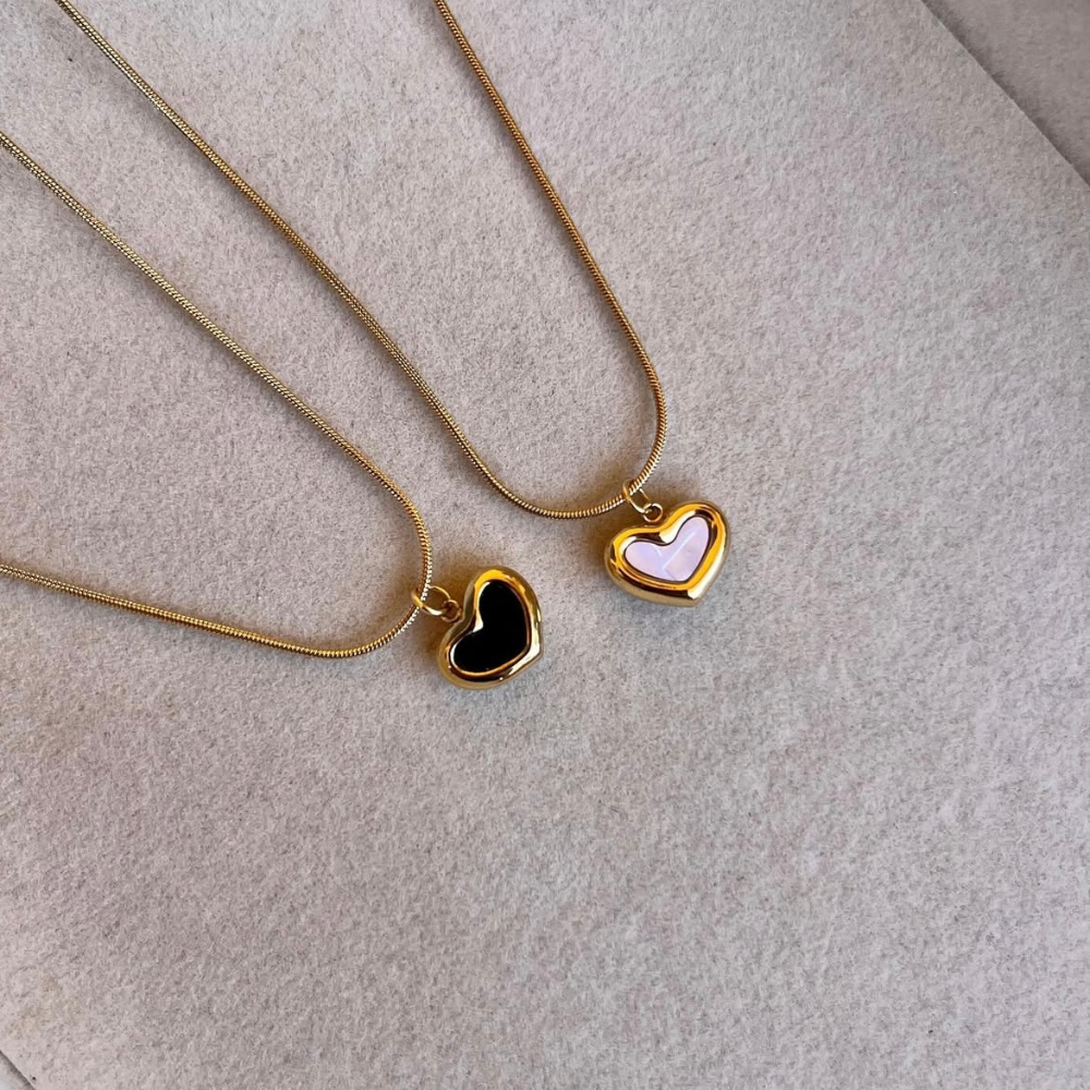 Heart Pendant Necklace – Romantic